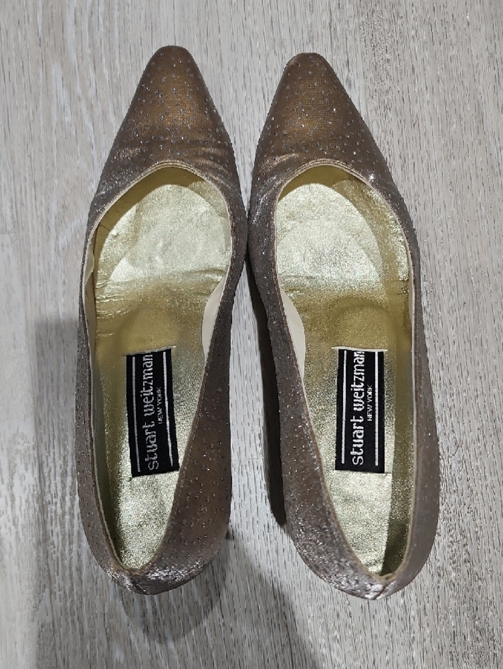 Stuart Weitzman Gold Glitter Mid Kitten Heel Pumps 8 - Picture 6 of 9